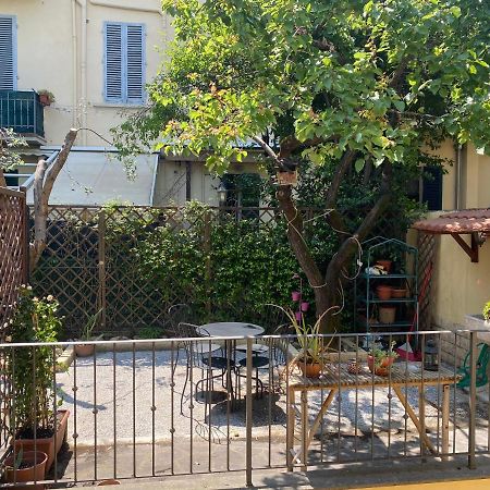 Appartamento Indipendente Con Giardino Fralu Firenze Bagian luar foto